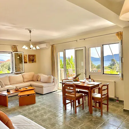 Kate's Place Apartment, 5' Walk From The Apartment Karavomylos