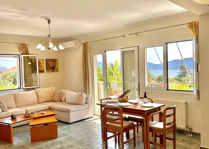 Kate's Place Apartment, 5' Walk From The Apartamento Karavomylos