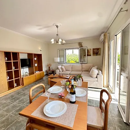 아파트 Kate's Place Apartment, 5' Walk From The